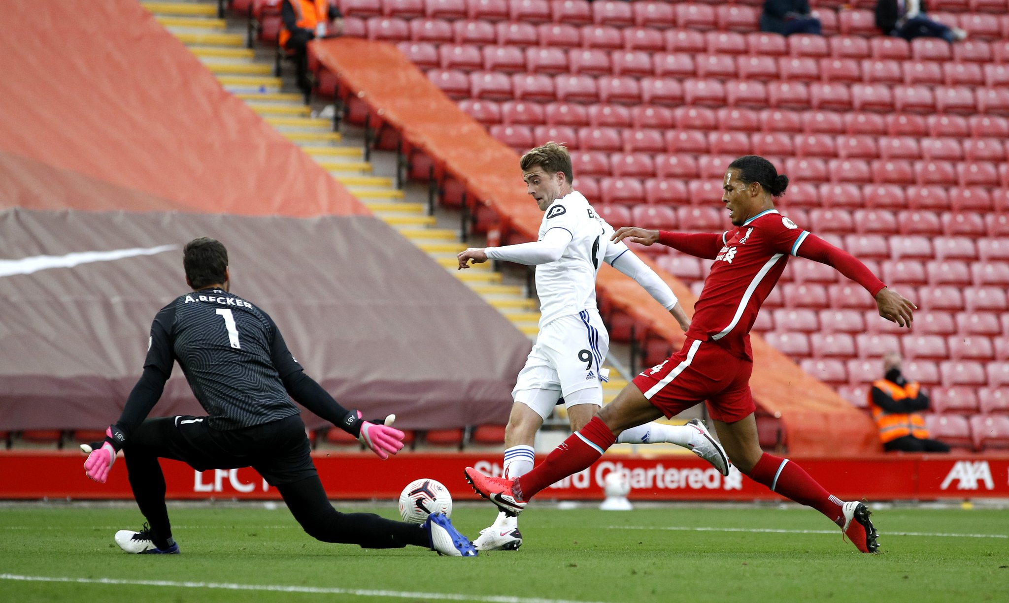 争非常激烈 争非常激烈